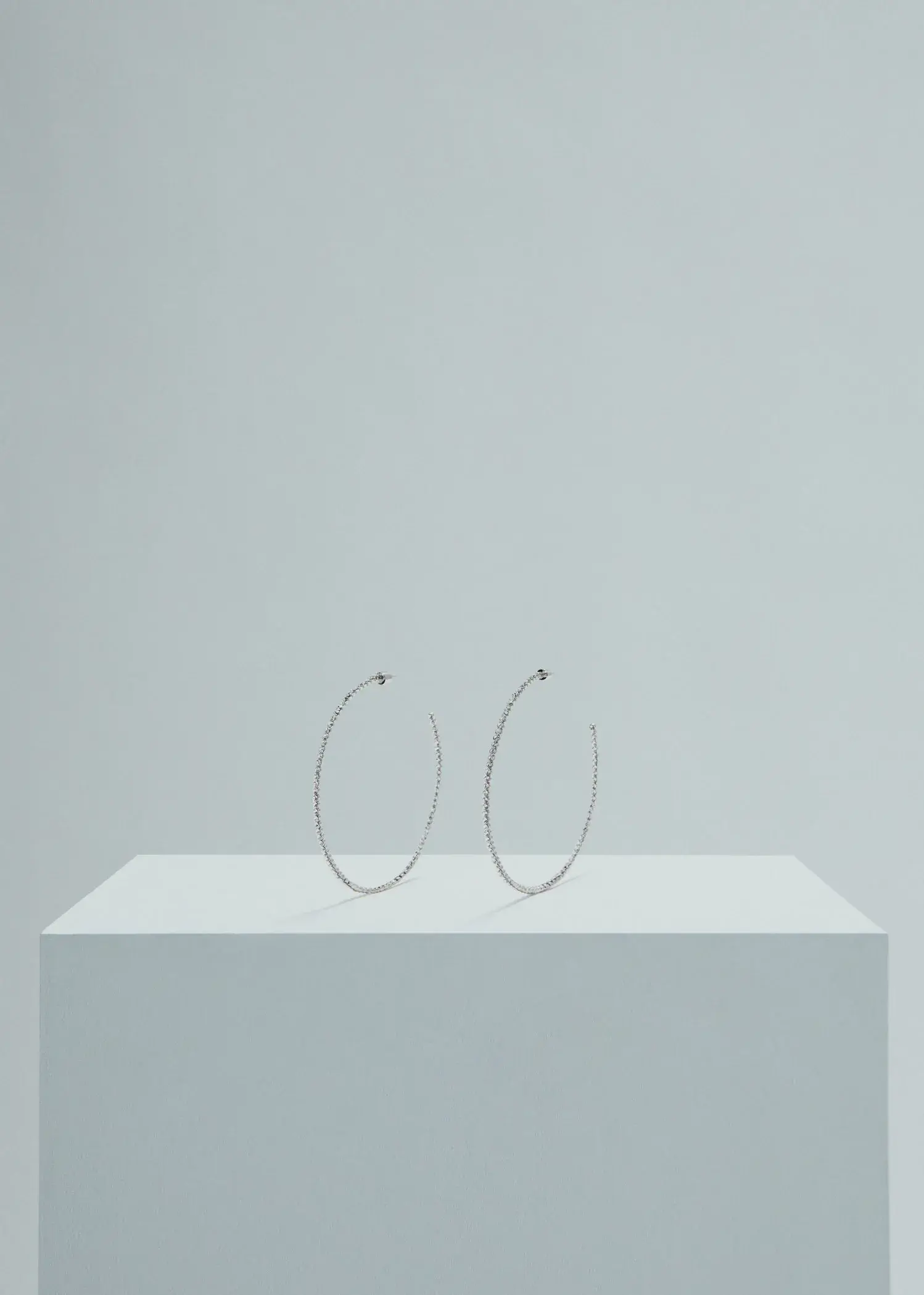Mango Crystal maxi-hoop earrings. 3
