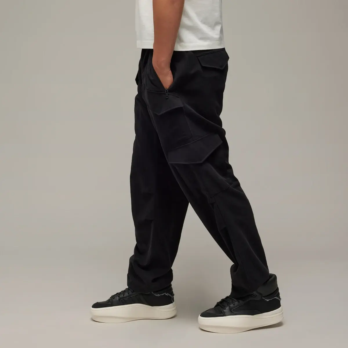 Adidas WASH TW PANTS. 2