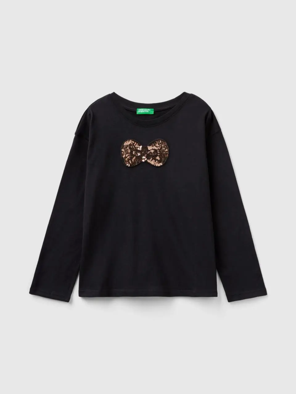 Benetton warm cotton t-shirt with sequins. 1