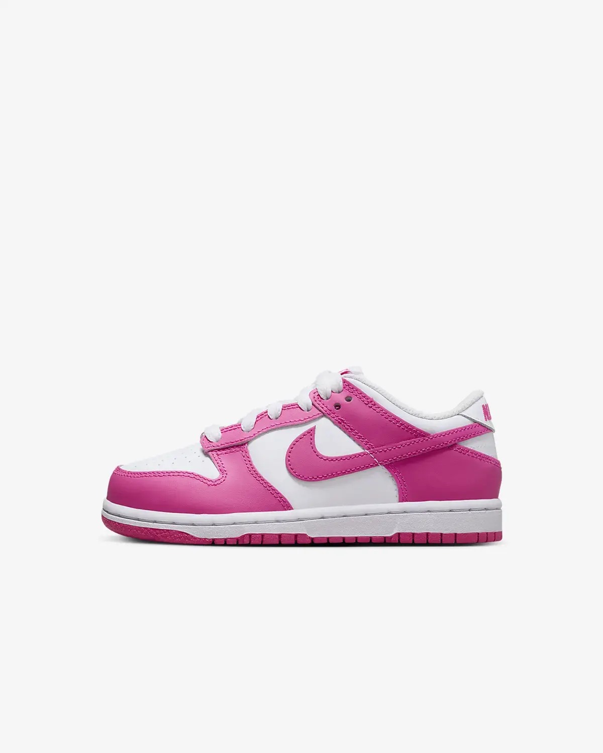 Nike Dunk Low. 1