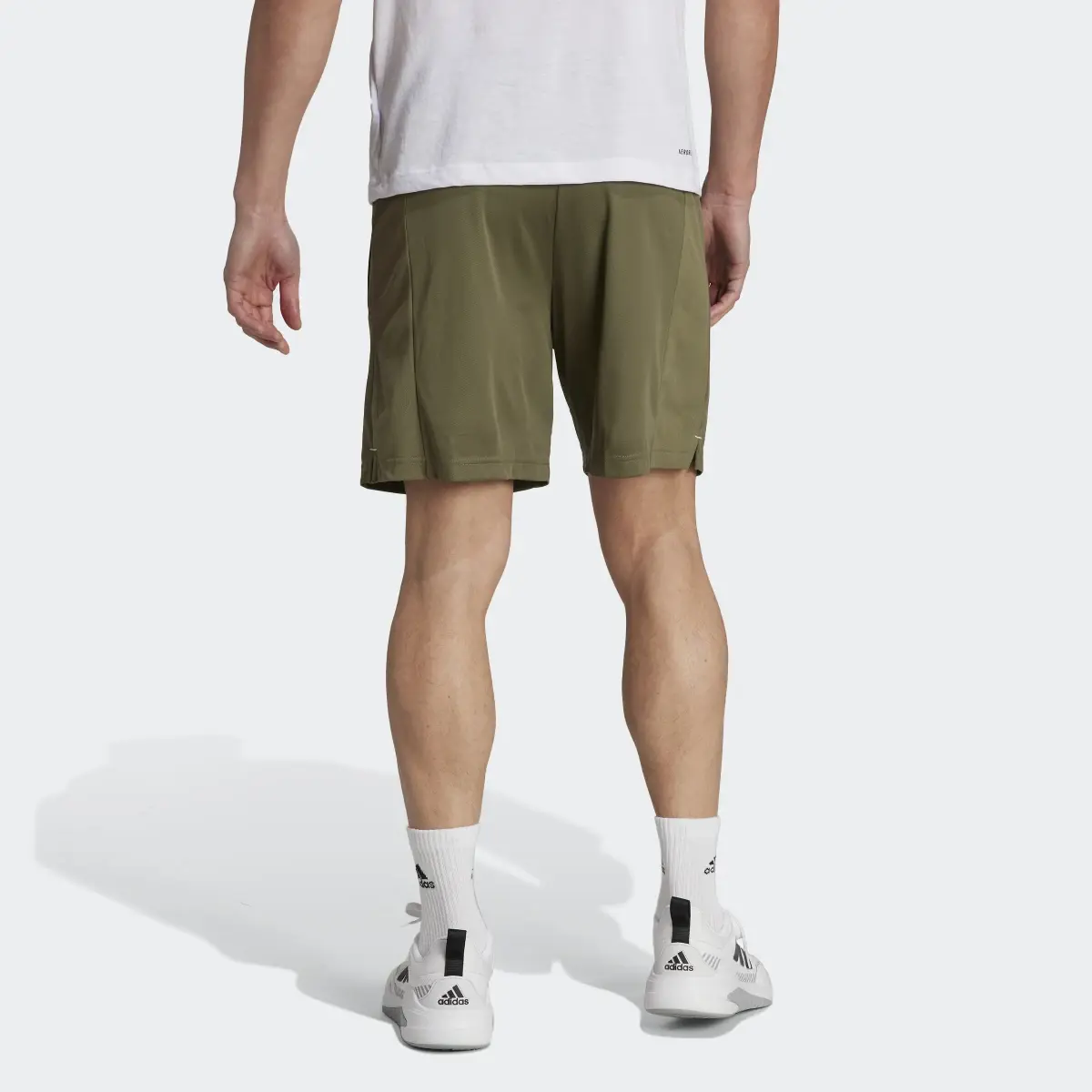 Adidas Shorts Train Essentials Seasonal Camo. 2