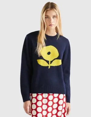 sweater with floral inlay