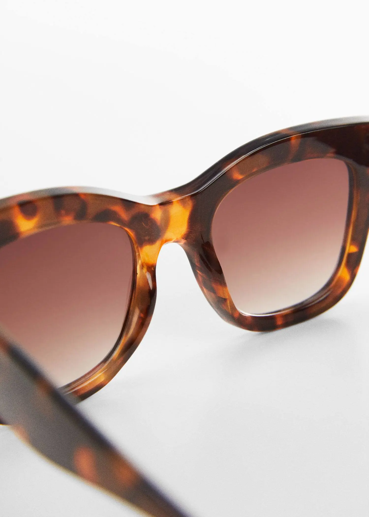 Mango Squared frame sunglasses. 3
