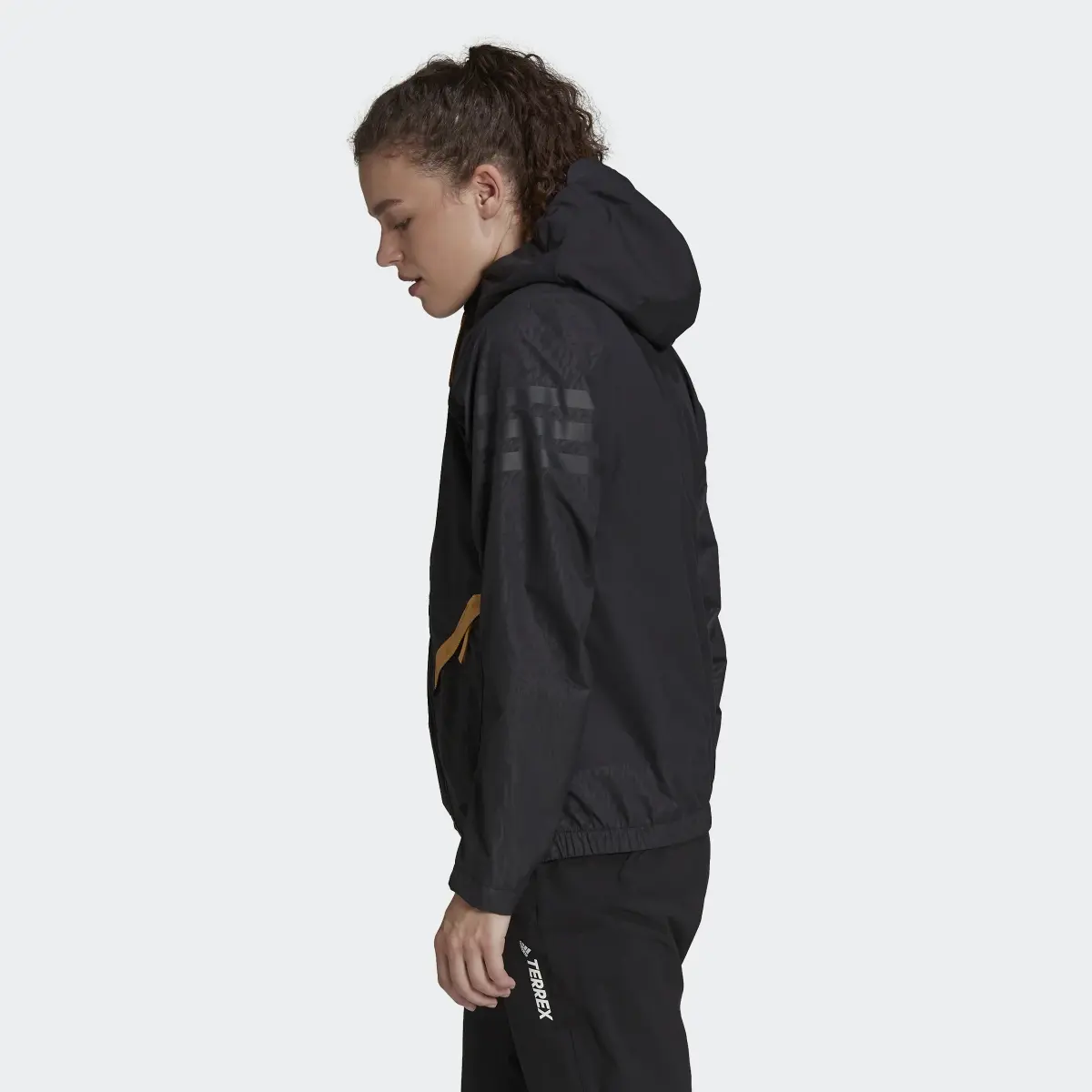 Adidas Chaqueta impermeable con capucha Terrex Utilitas. 3