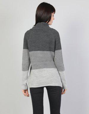 Gray Woman Sweaters