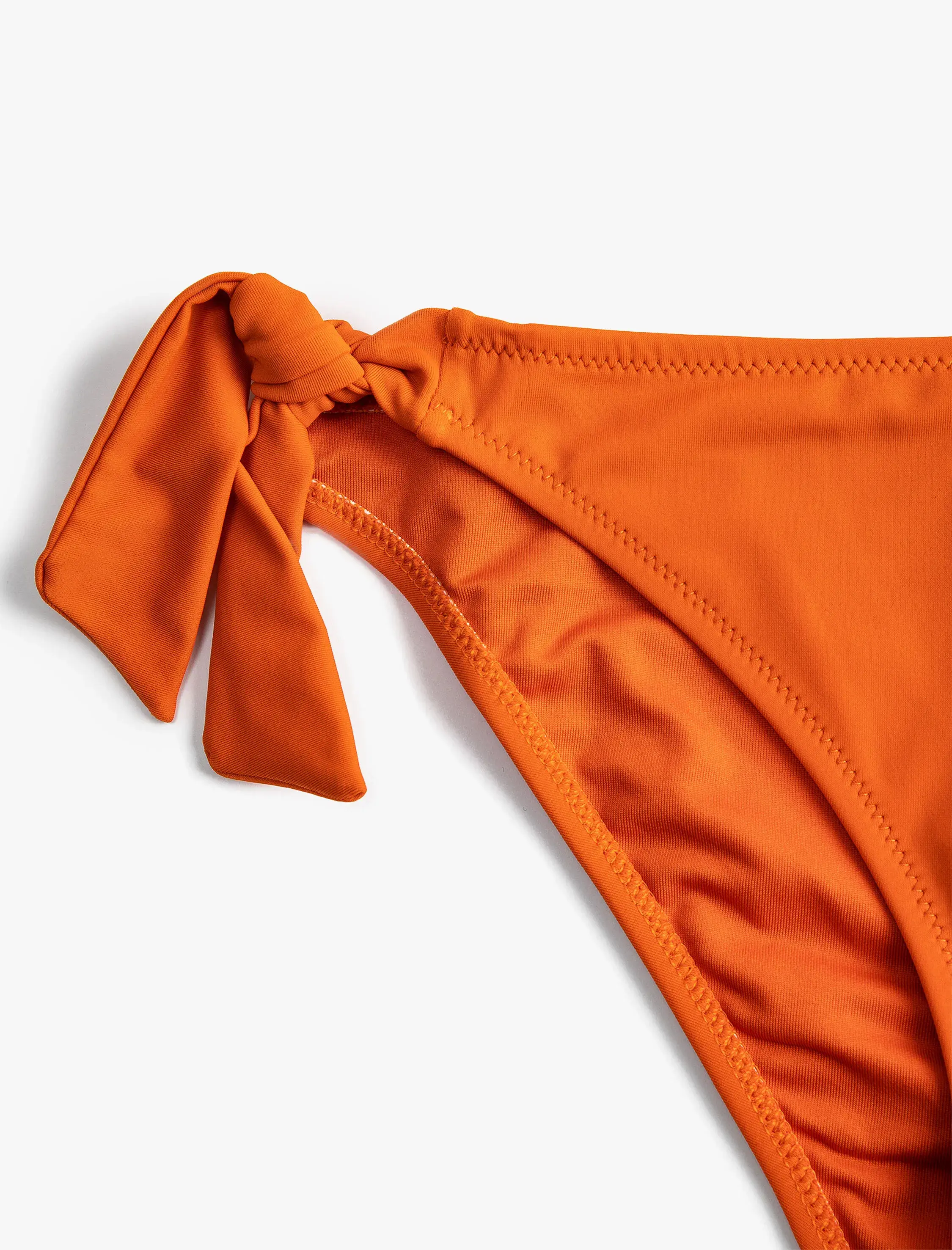 Koton Bikini Altı Normal Bel Yanları Bağlama Detaylı. 3