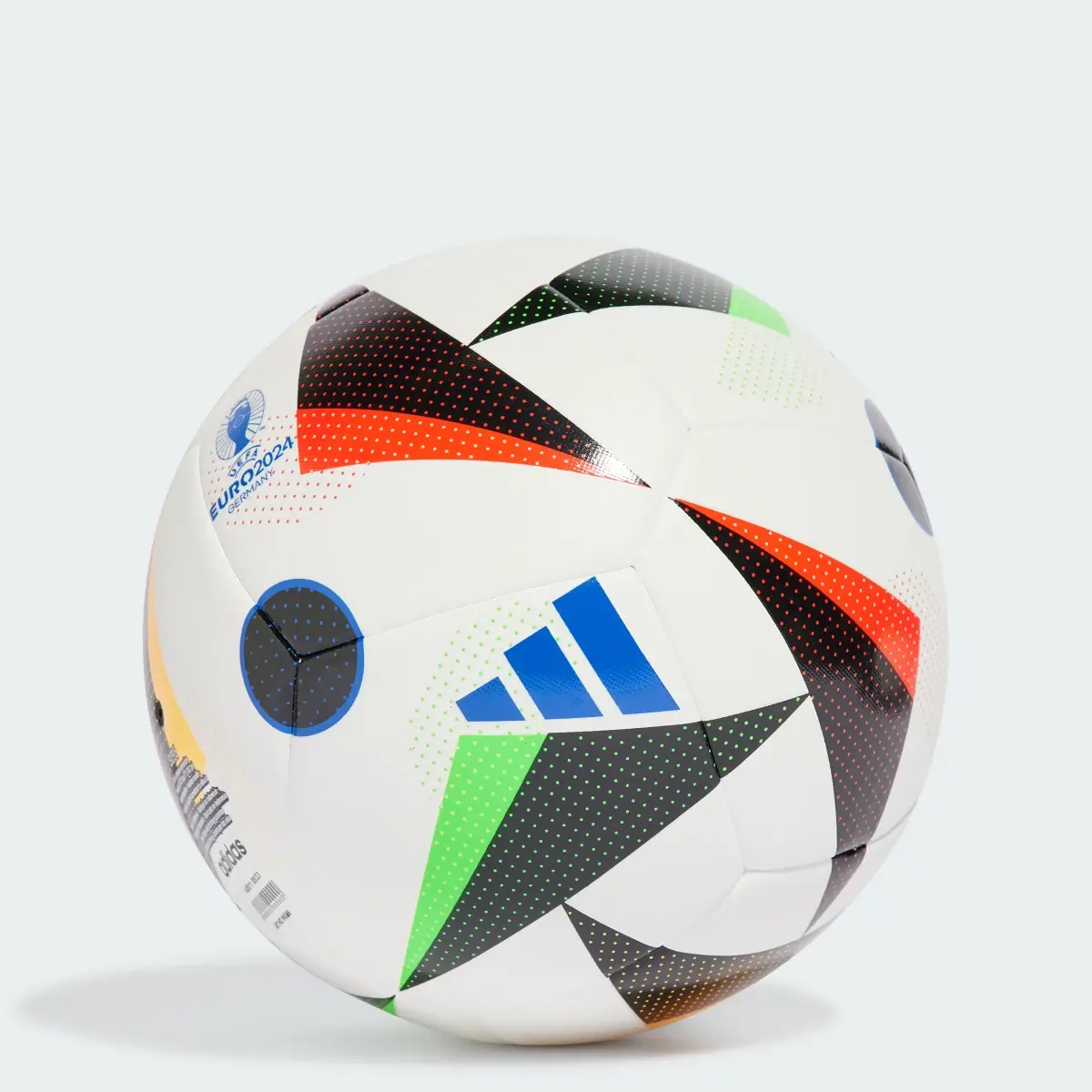 Adidas Fussballliebe Training Ball. 1