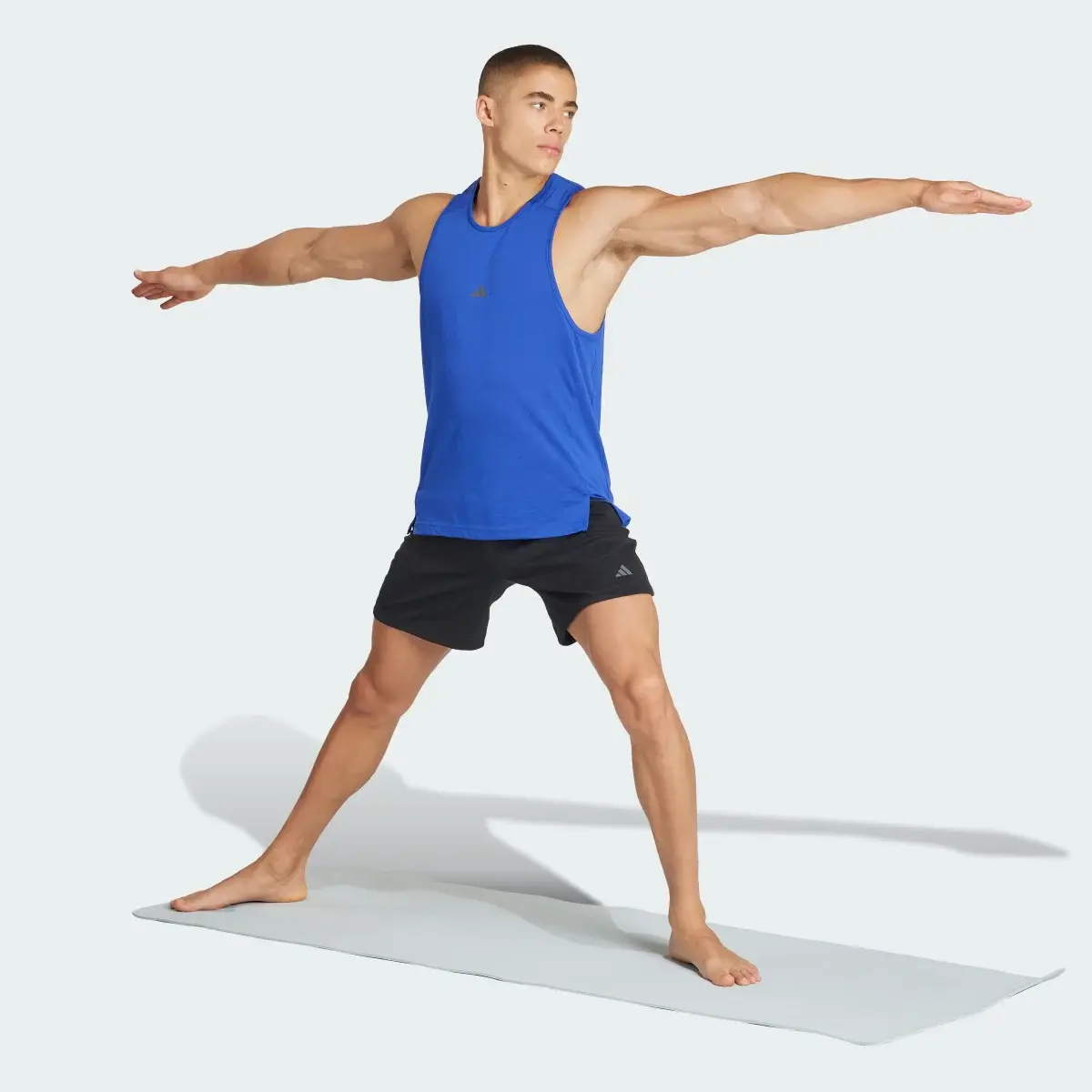 Adidas Yoga Training Şortu. 3