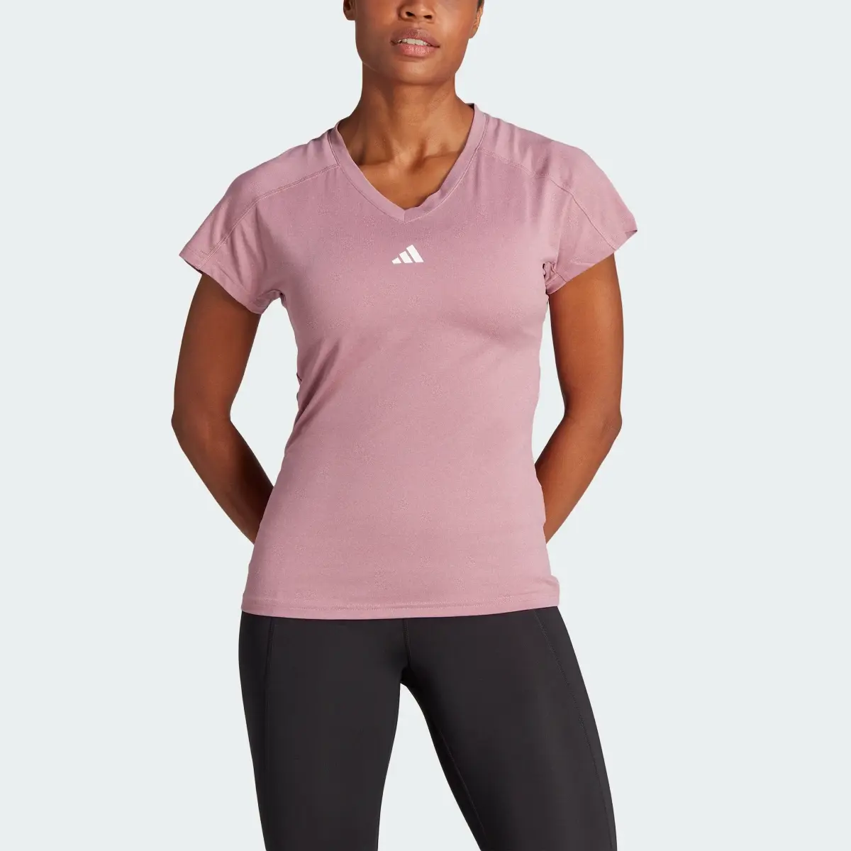 Adidas Playera Minimalista AEROREADY Train Essentials Cuello en V. 1