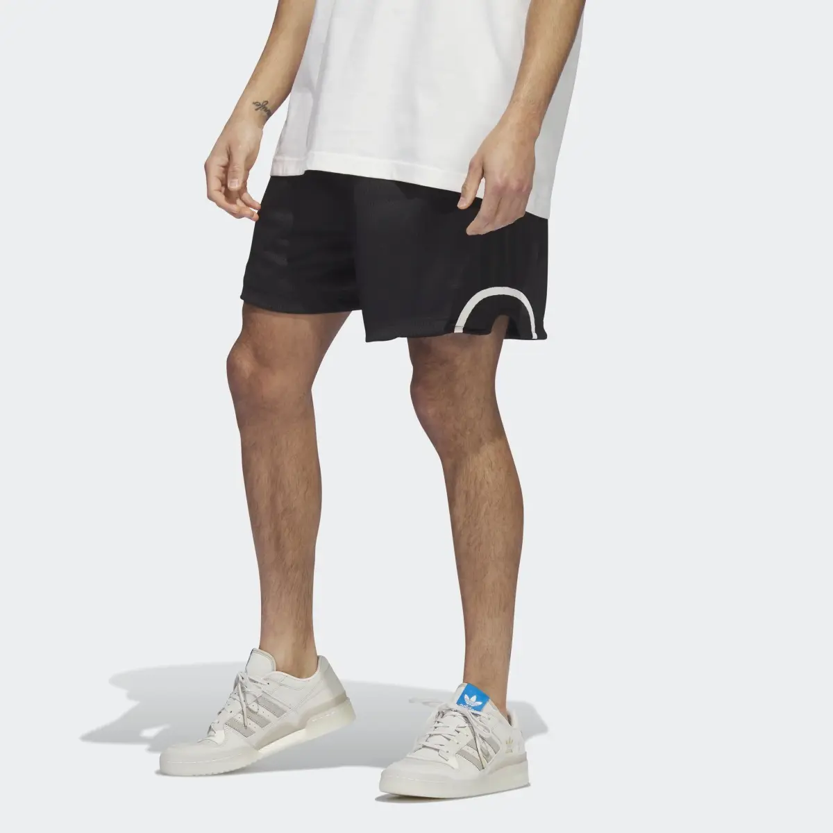 Adidas Pantalón corto Basketball Mesh. 1