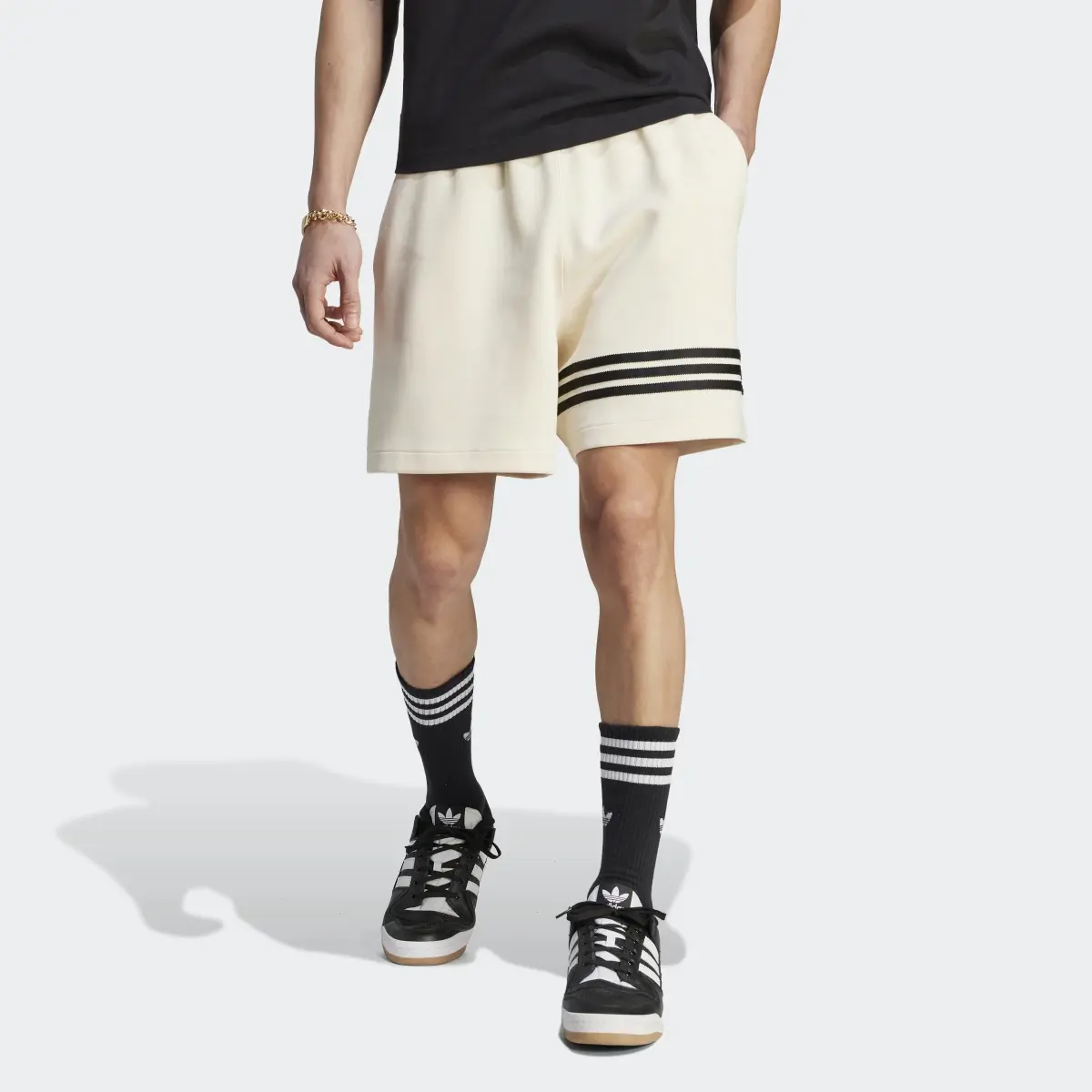 Adidas Adicolor Neuclassics Shorts. 1