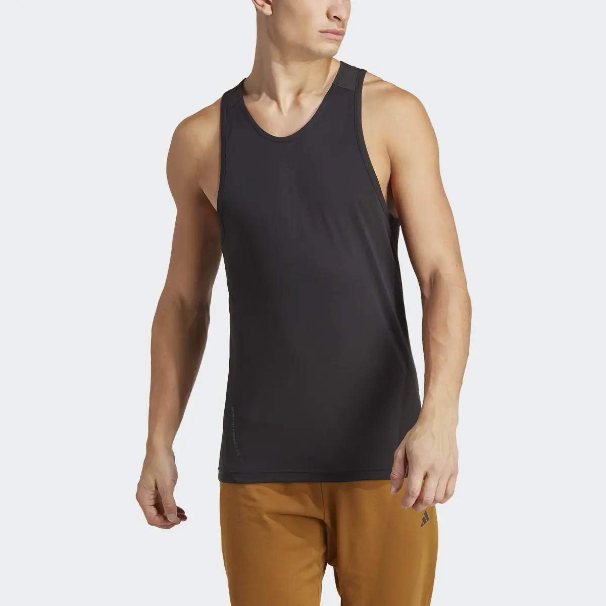 Adidas Playera sin Mangas de Entrenamiento Yoga Base. 1