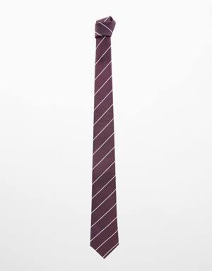 Kırışmaz desenli kravat