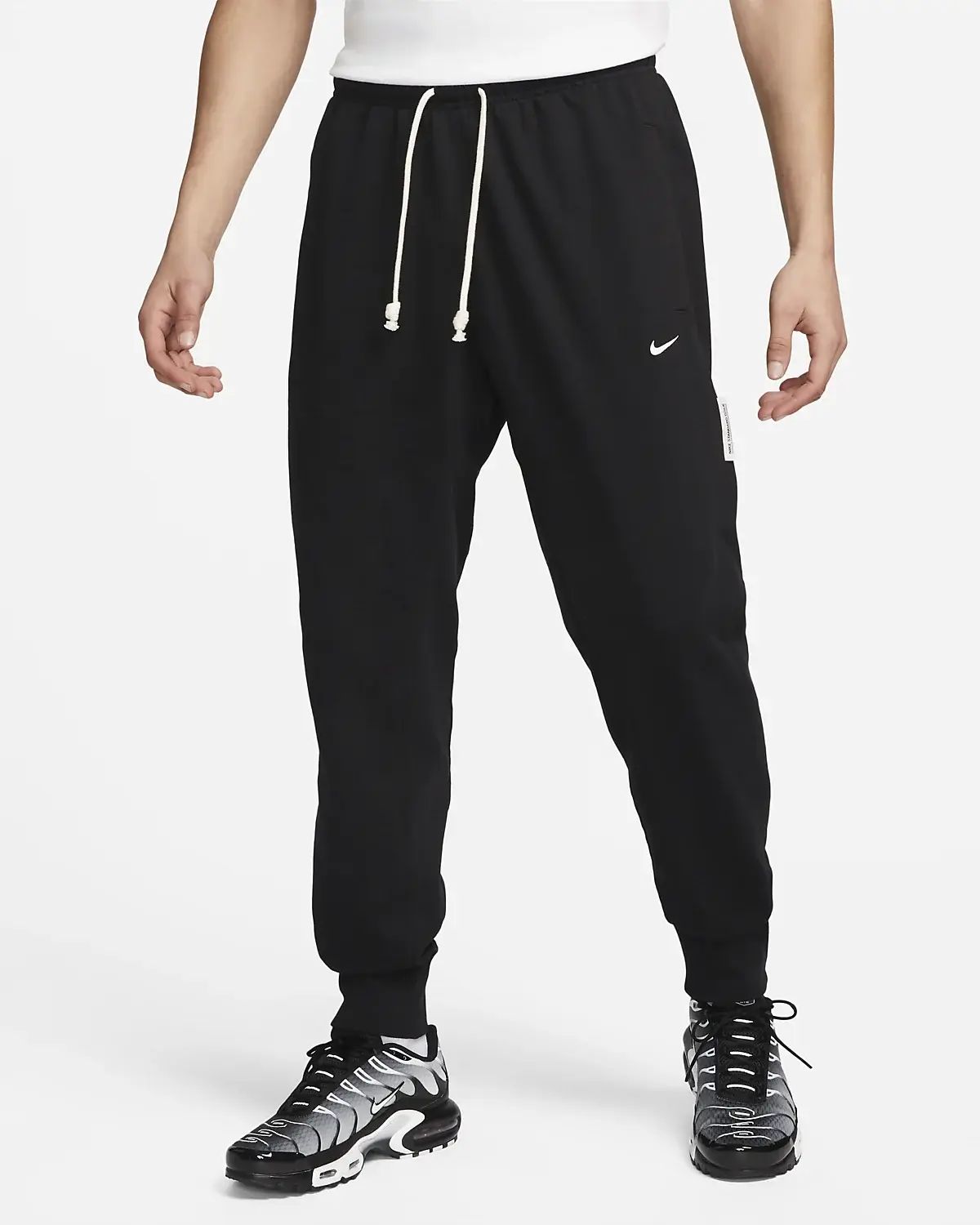 Nike Standard Issue. 1