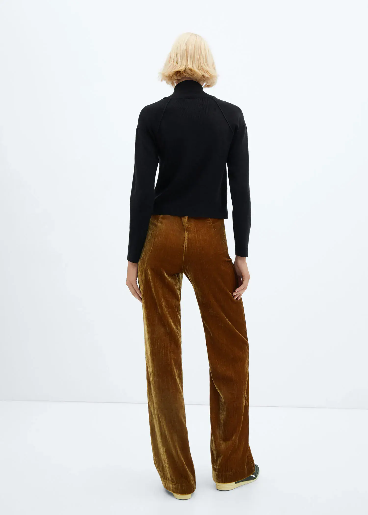 Mango Velvet pants with seam detail. 3