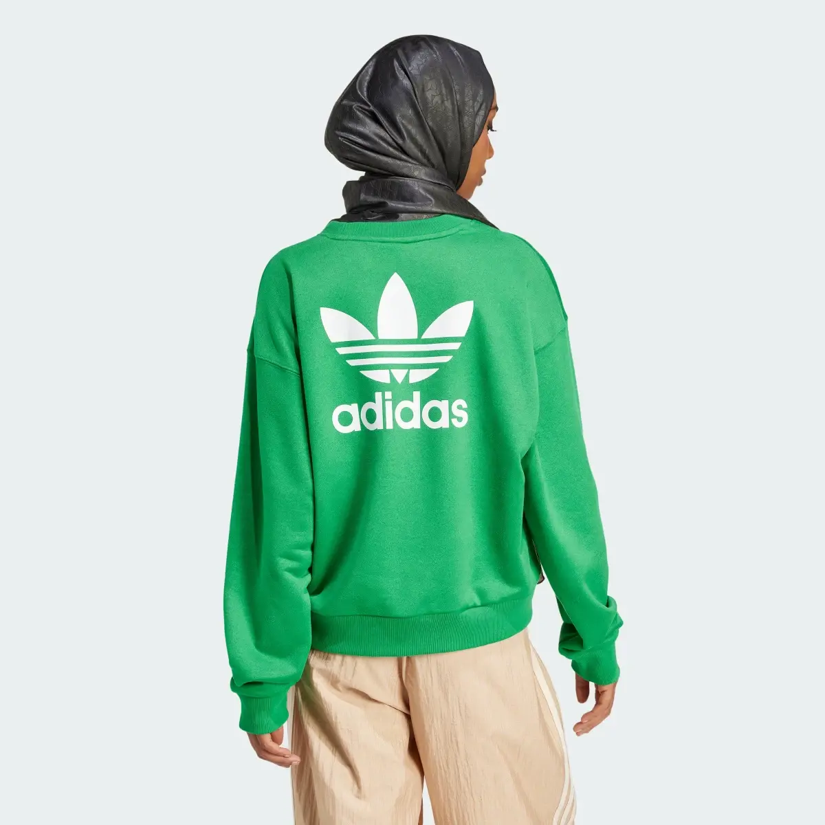 Adidas Adicolor Trefoil Cropped Sweater. 3