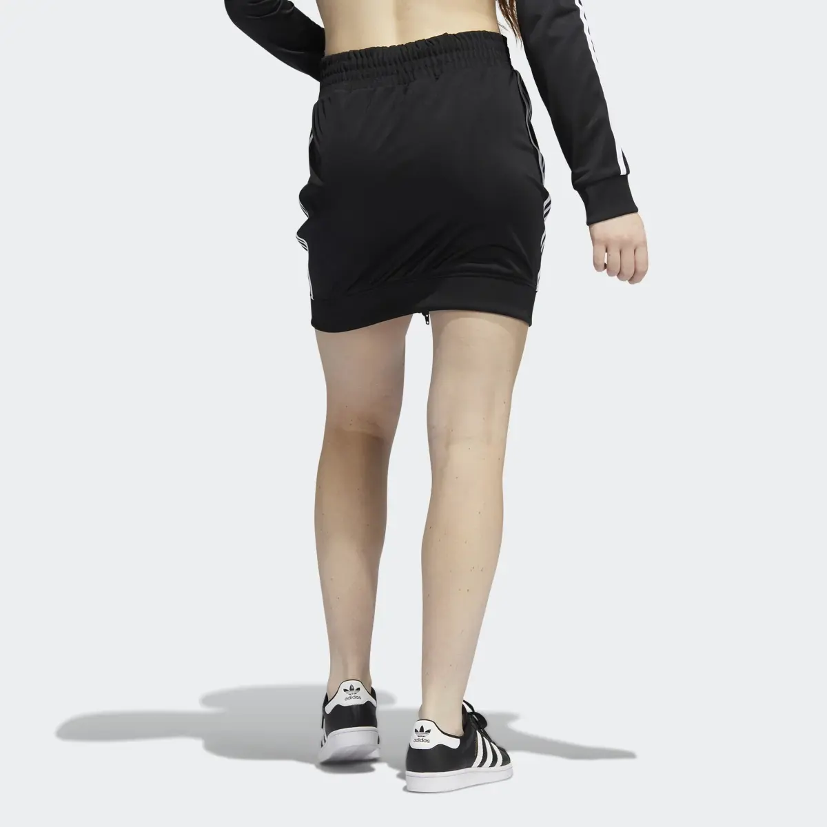 Adidas MONO JS SKIRT. 2