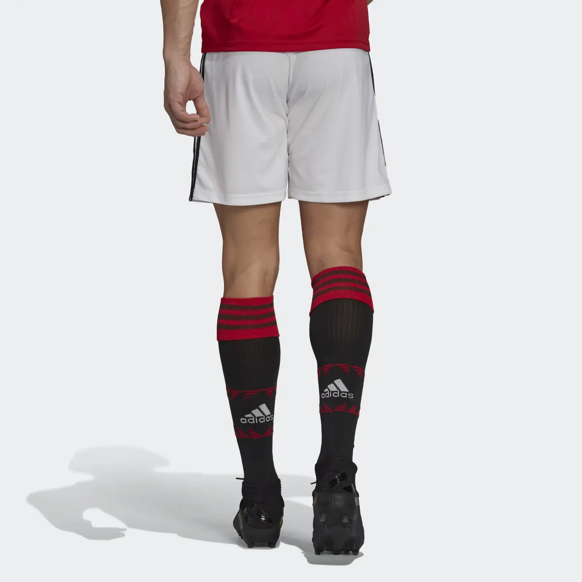 Adidas Pantalón corto primera equipación Manchester United 22/23. 2