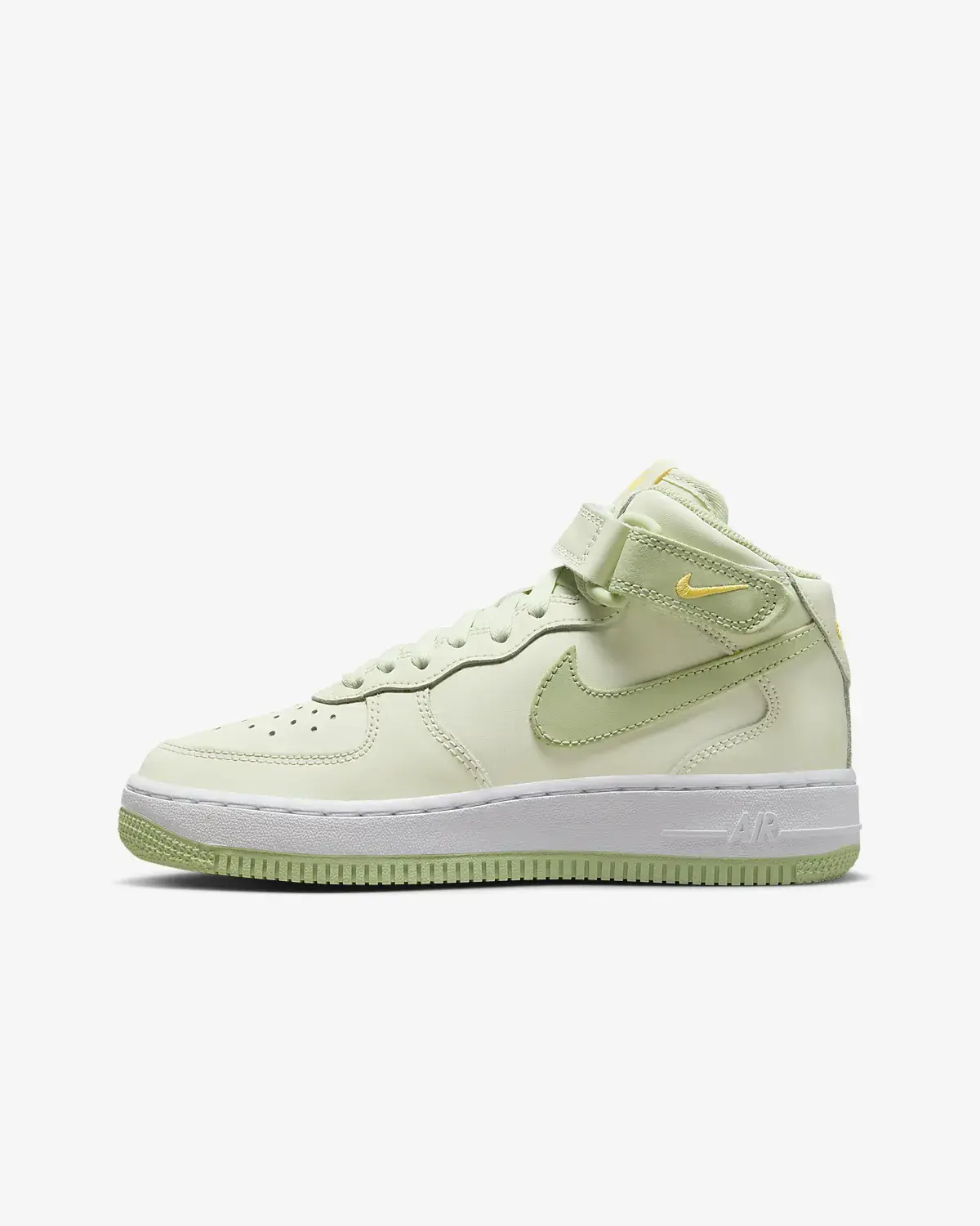 Nike Air Force 1 Mid LE. 1