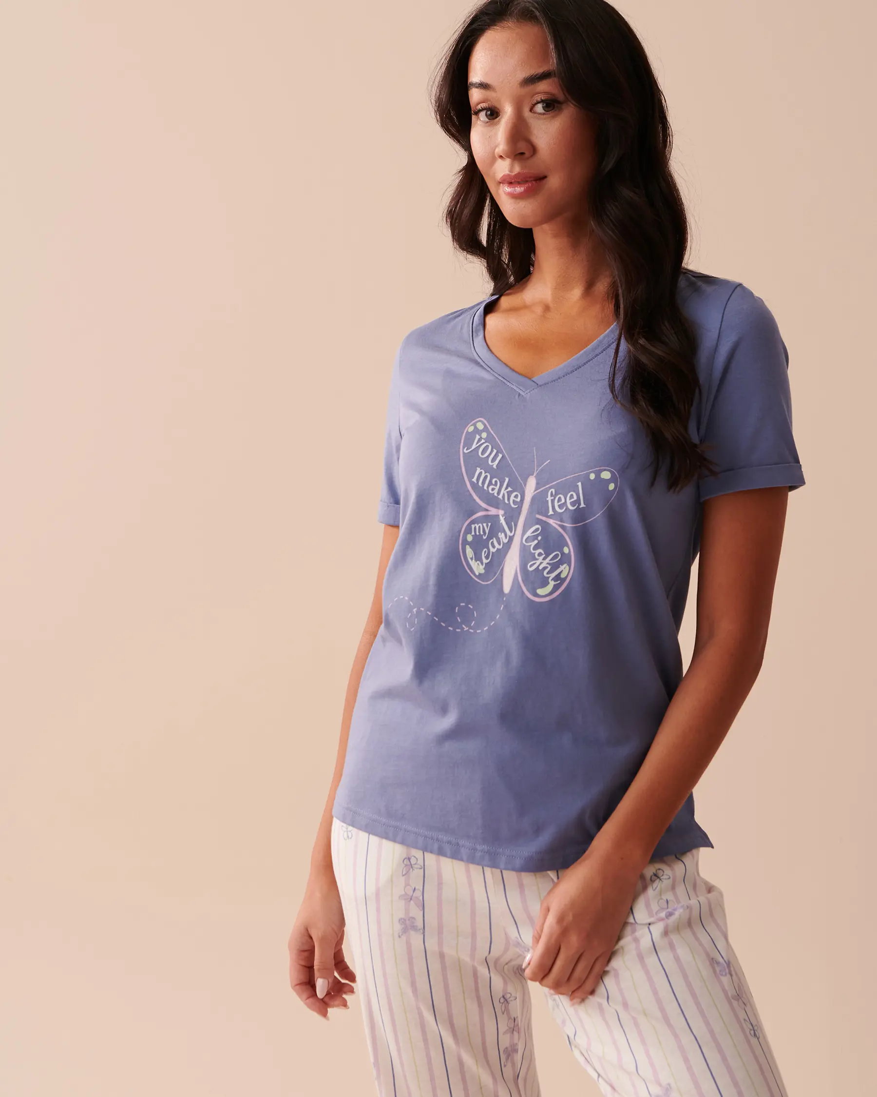 La Vie en Rose Cotton V-neck T-shirt. 1