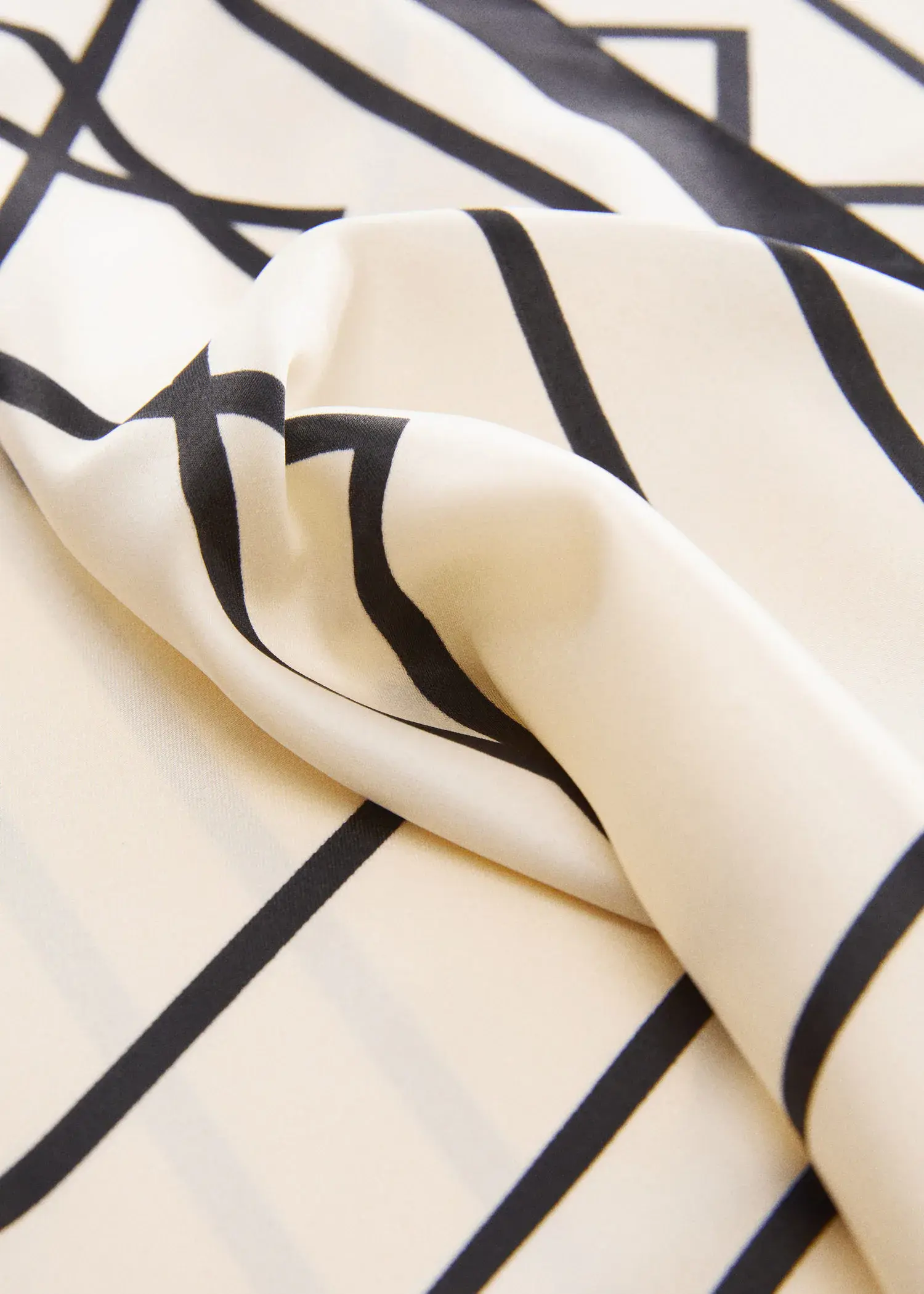 Mango Geometric printed foulard. 2