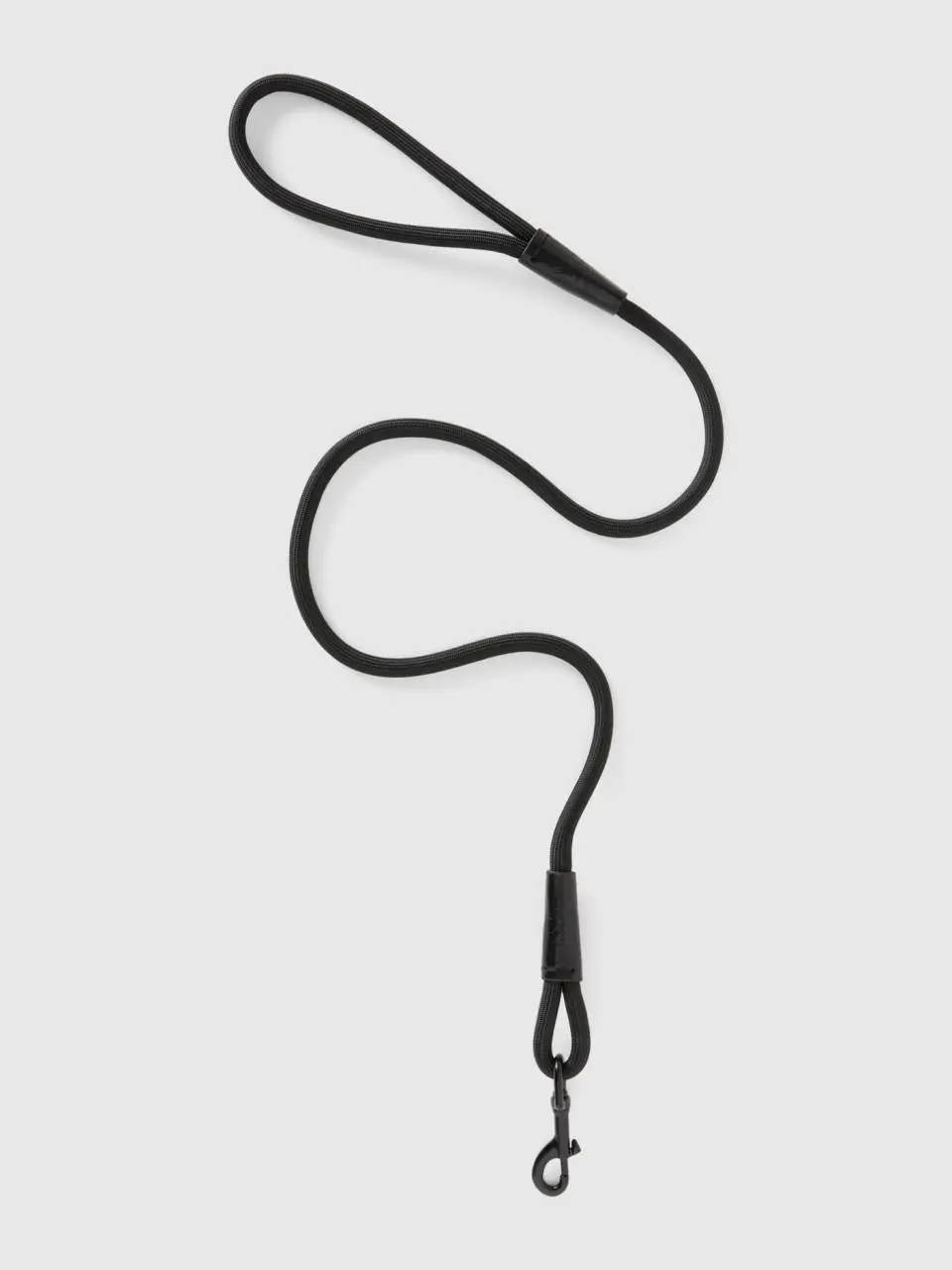 Benetton black dog leash. 1