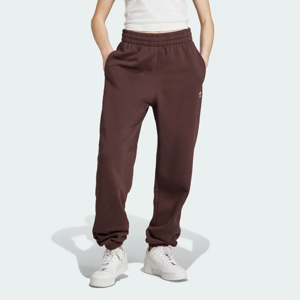 Adidas Pantaloni Essentials Fleece. 1