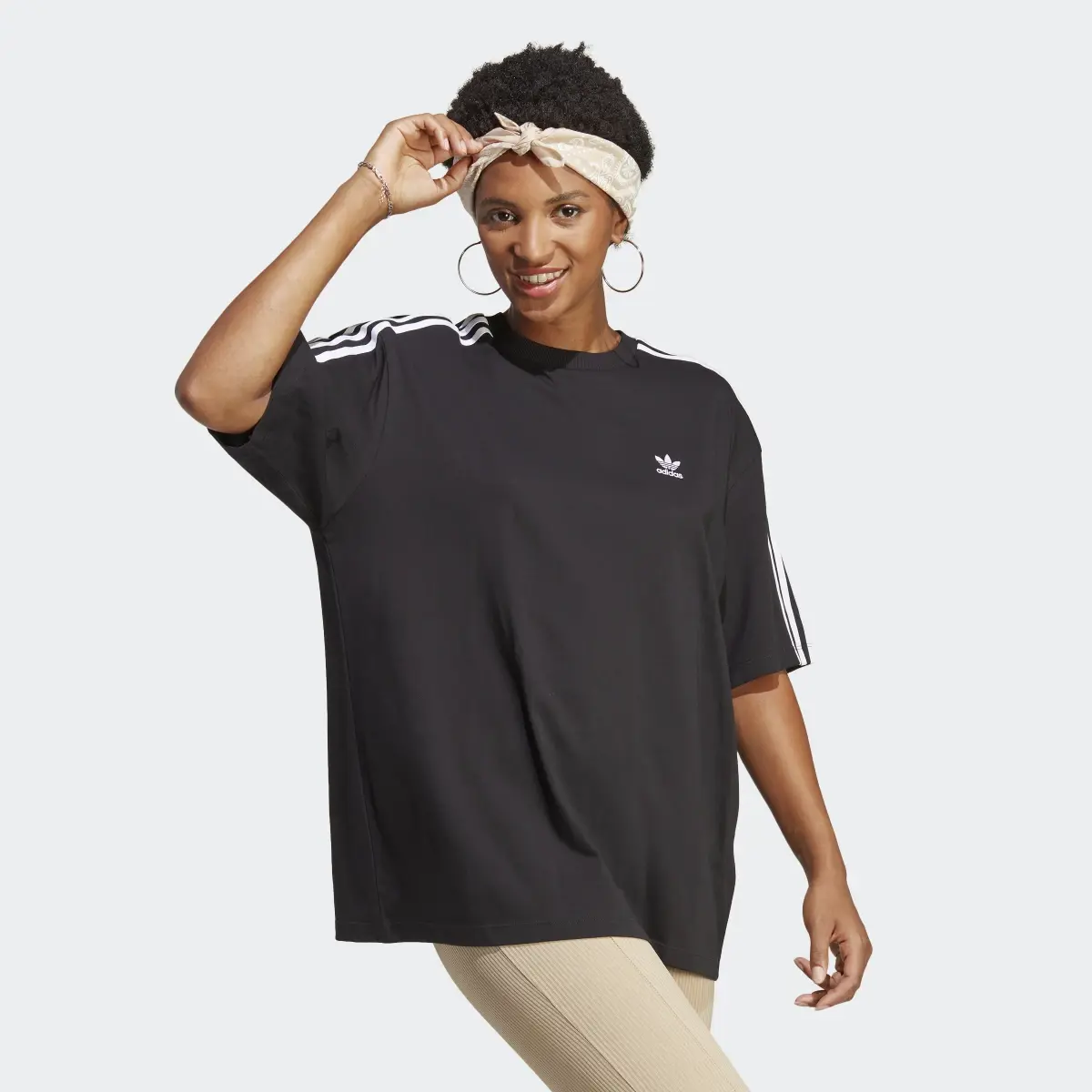 Adidas Adicolor Classics Oversized Tee. 2