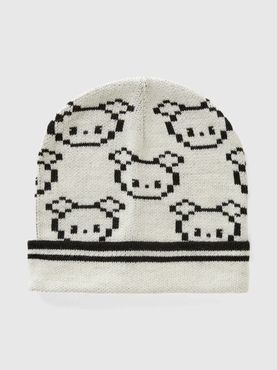 Benetton knitted hat with animal pattern. 1