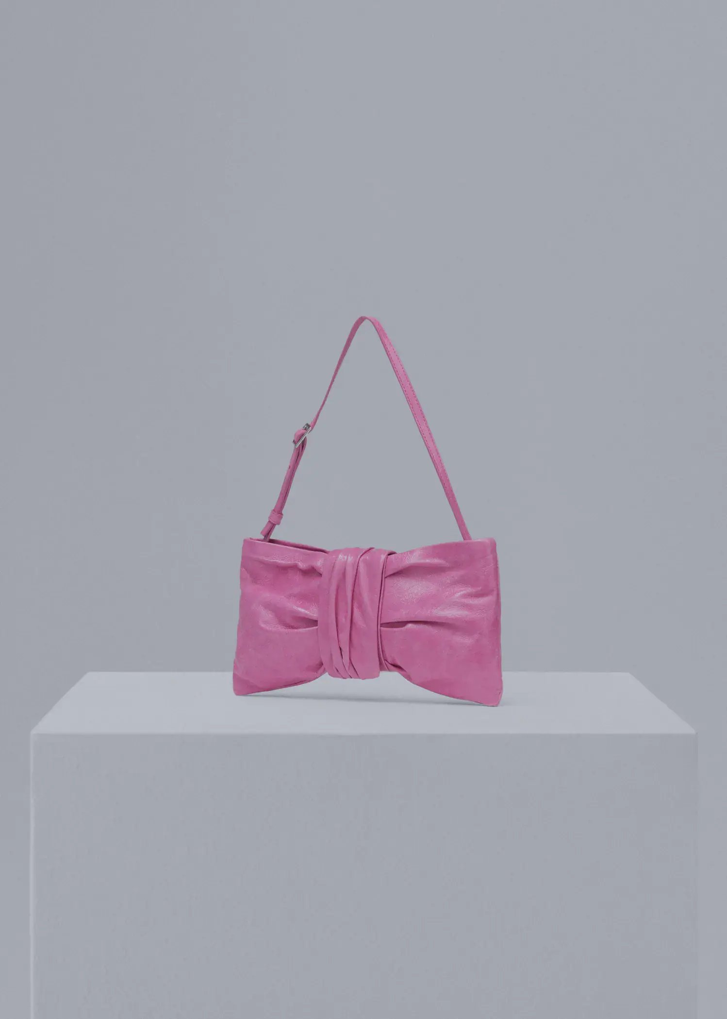 Mango Leather bag with bow design. 3
