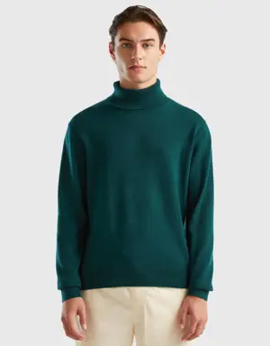 dark green turtleneck in pure cashmere