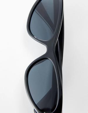 Retro style sunglasses