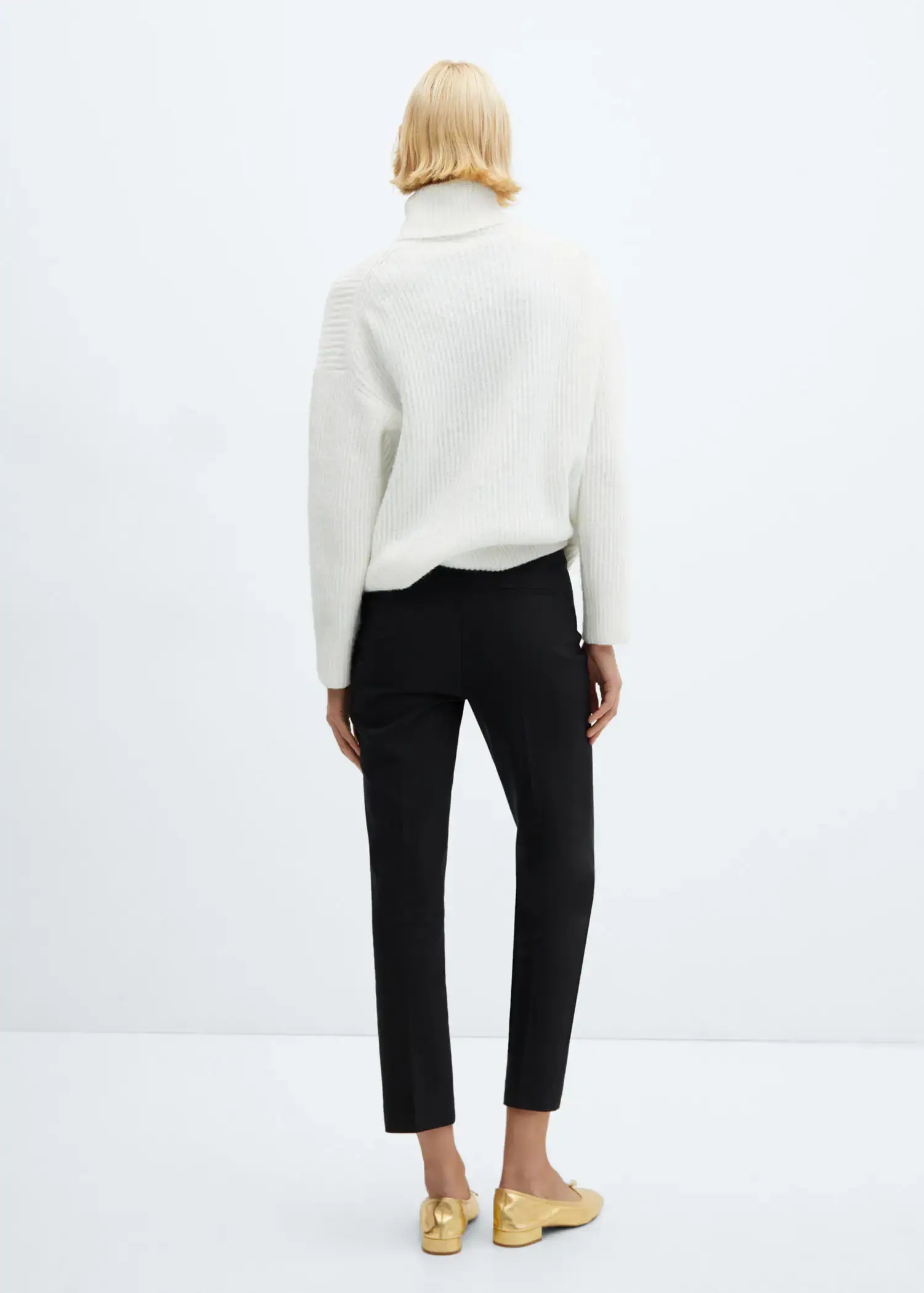 Mango Cropped button trousers. 3