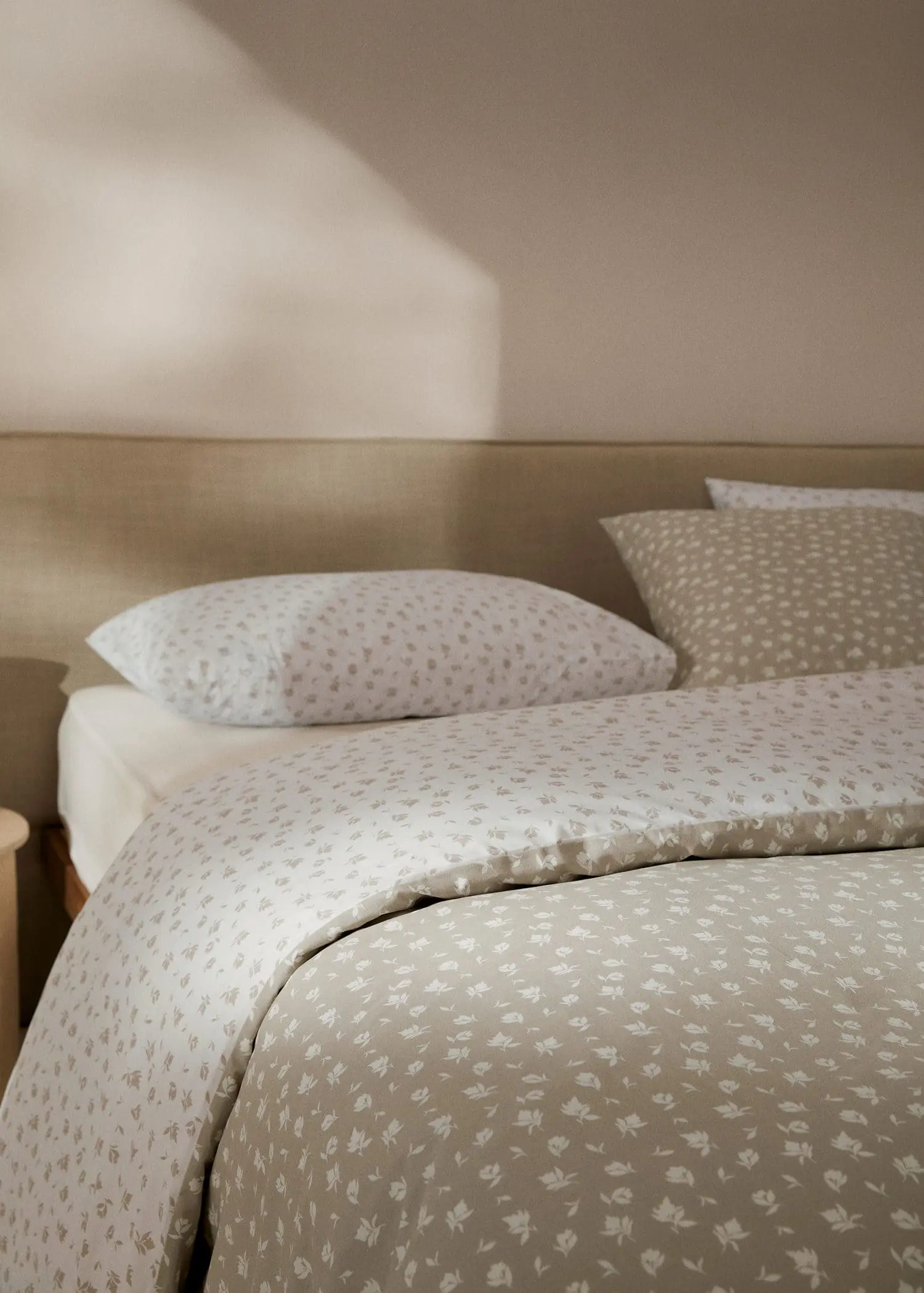 Mango Poszwa na kołdrę z bawełny z dwustronnym wzorem w kwiaty na łóżko 180 cm. 1