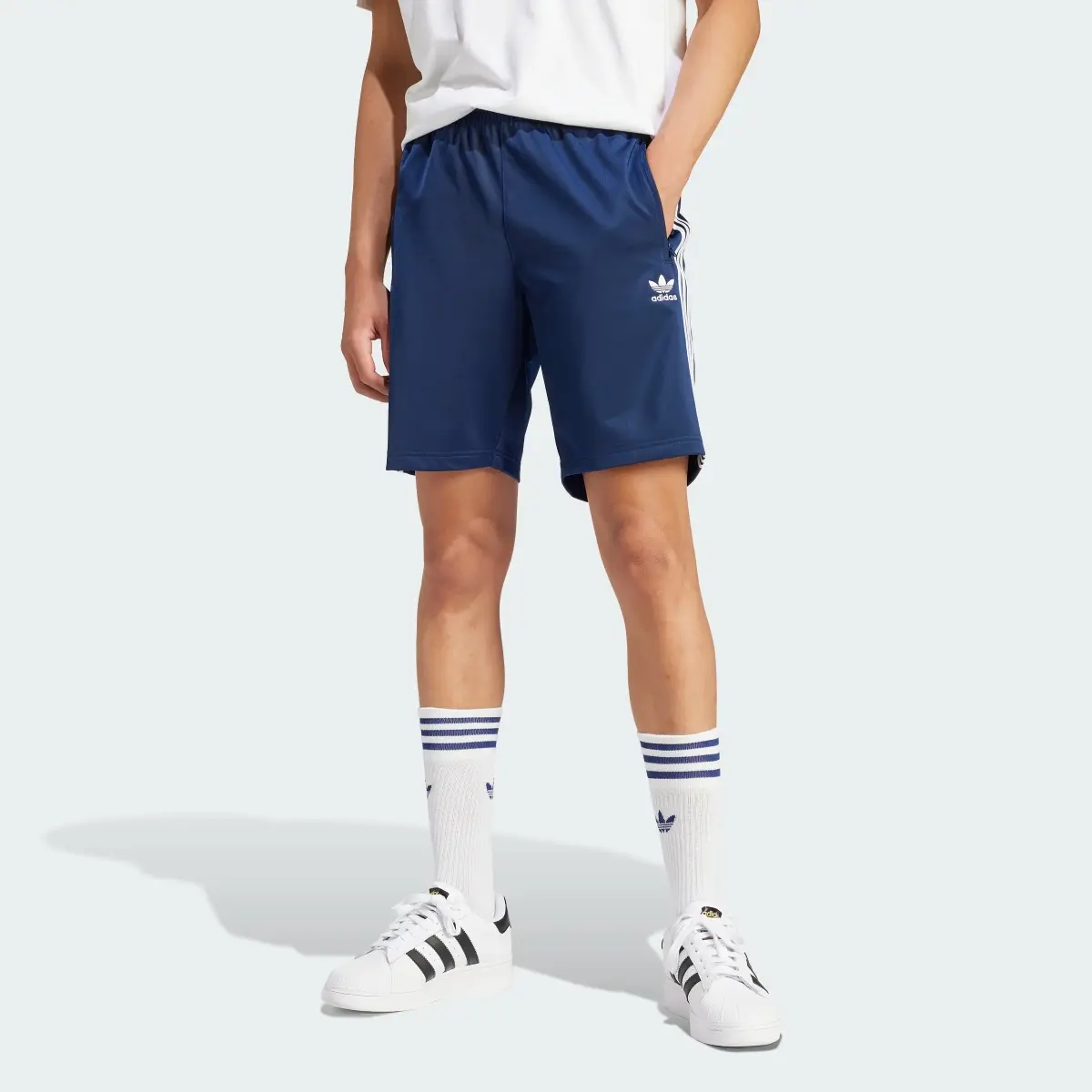 Adidas Adicolor Firebird Shorts. 1
