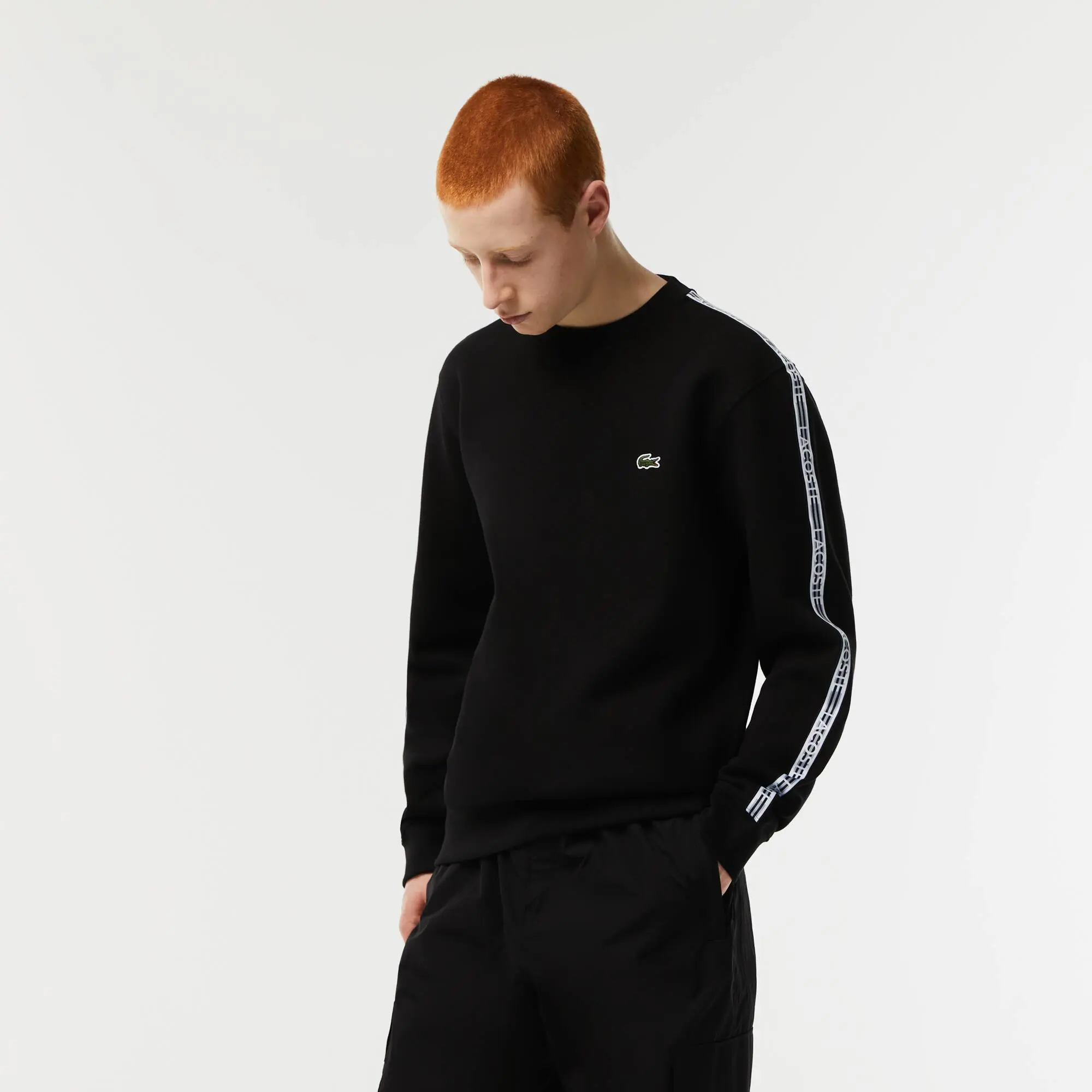 Lacoste Herren Jogger-Sweatshirt aus Flanell mit Logostreifen. 1 Lacoste Herren Jogger-Sweatshirt aus Flanell mit Logostreifen. 1