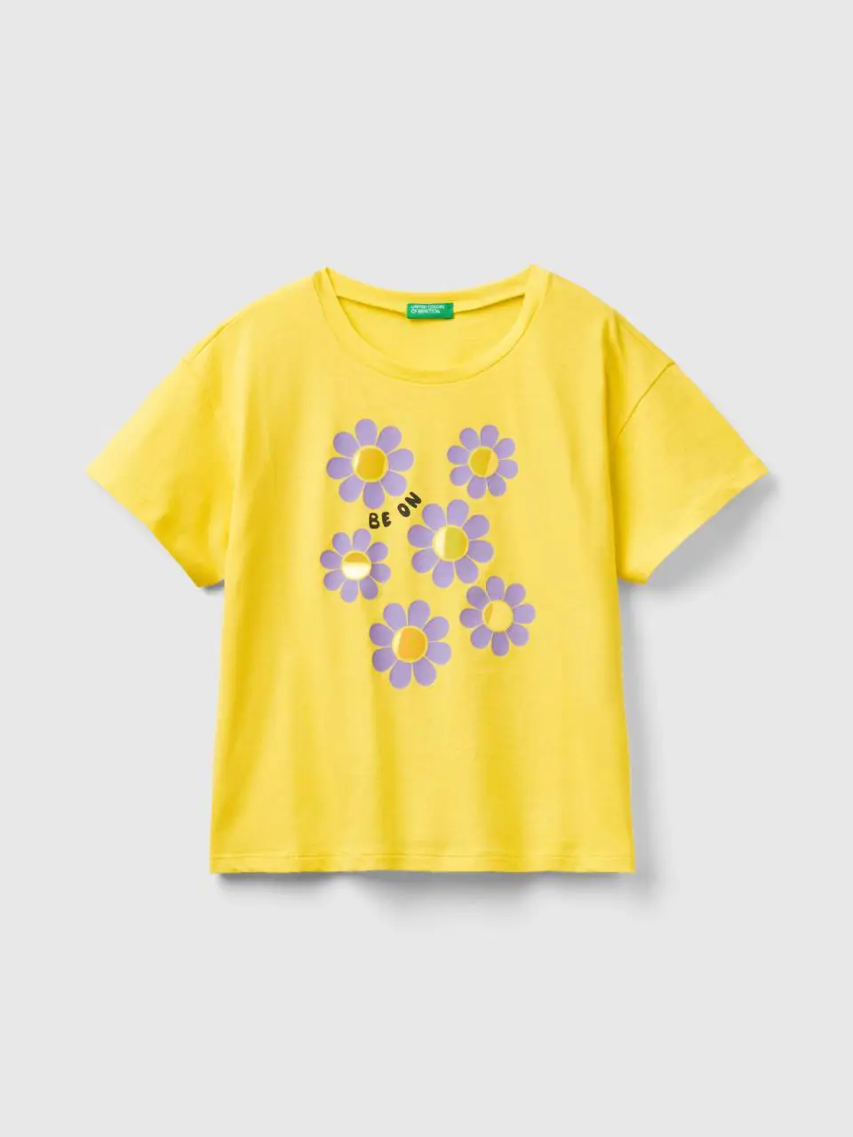 Benetton short sleeve t-shirt with print. 1