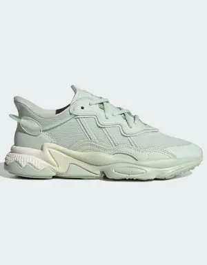 Adidas OZWEEGO Shoes. 2 Adidas OZWEEGO Shoes. 2