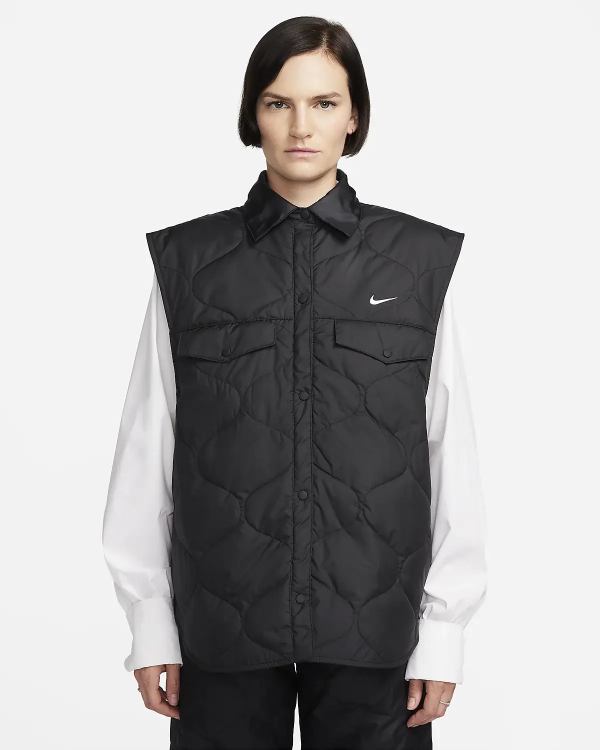 Nike Sportswear Essential. 1