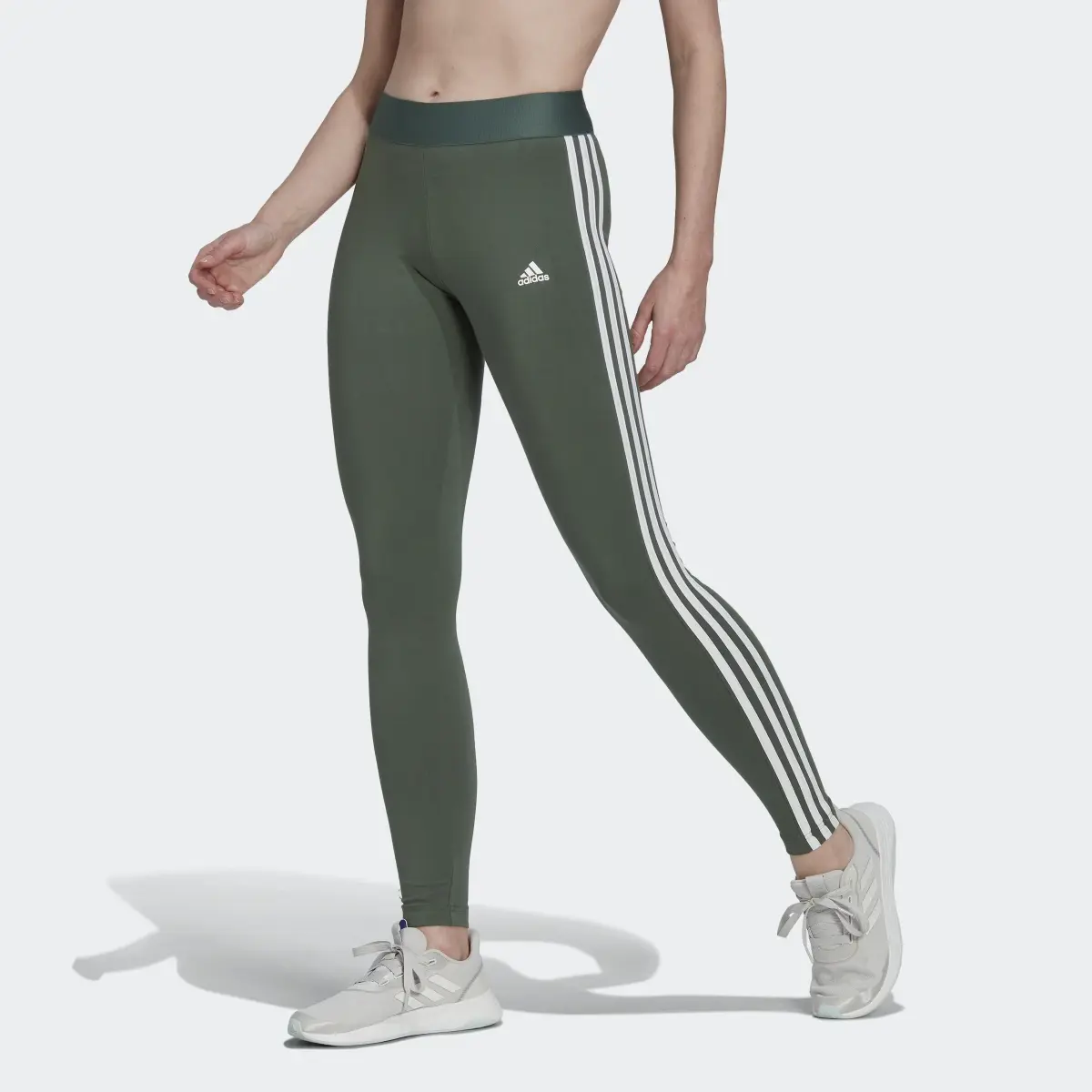 Adidas Mallas LOUNGEWEAR Essentials 3 bandas. 1