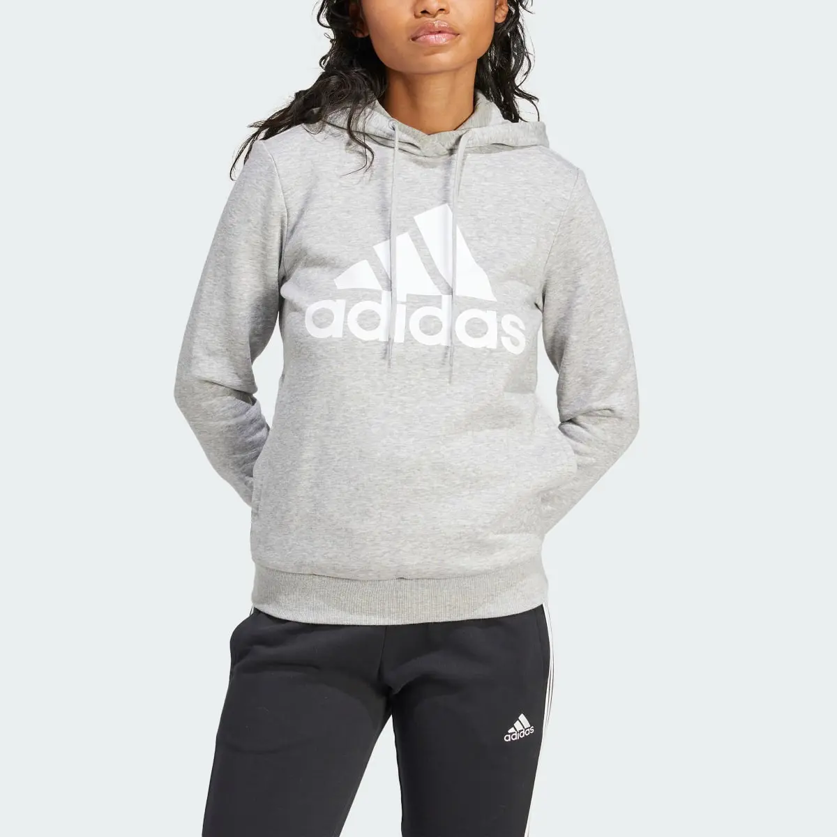 Adidas Sudadera con Gorro Essentials Logo Fleece. 1