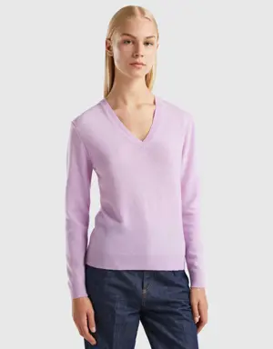 lilac v-neck sweater in pure merino wool