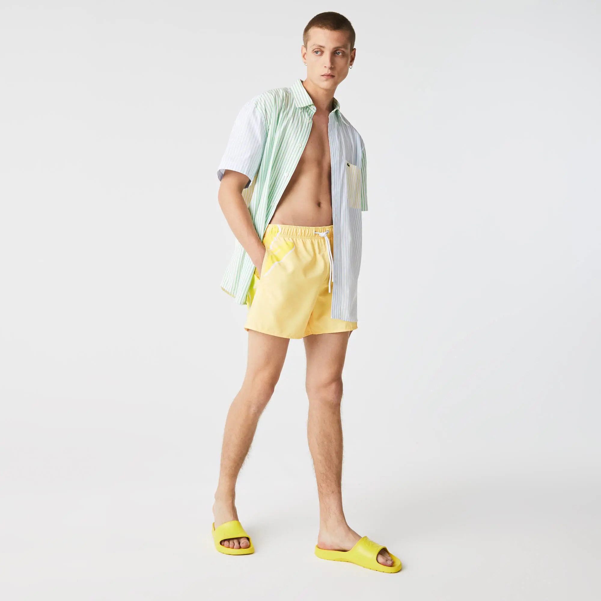 Lacoste Traje de baño con diseño de cocodrilo integrado para hombre. 1