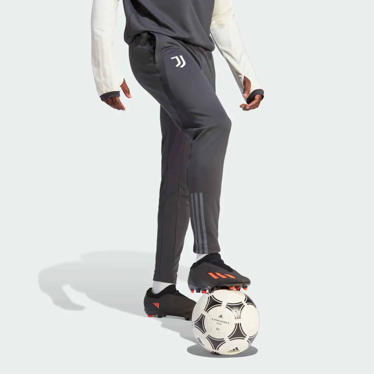 Adidas Juventus Tiro 23 Training Pants. 3