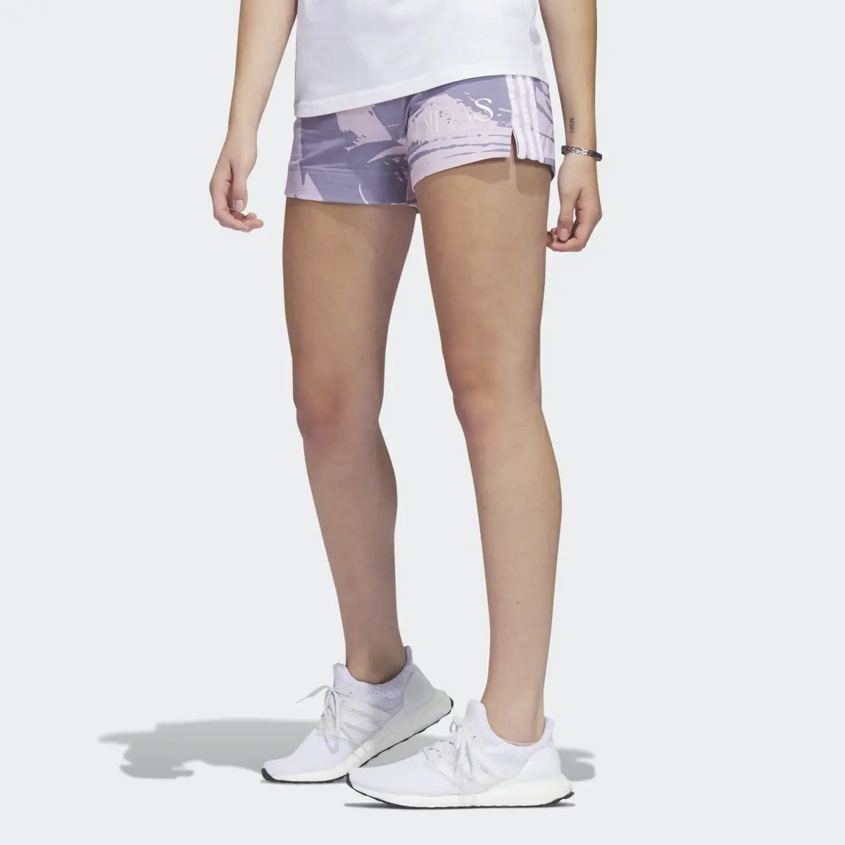 Adidas Shorts Soft Luxe 3 Franjas Estampados. 1