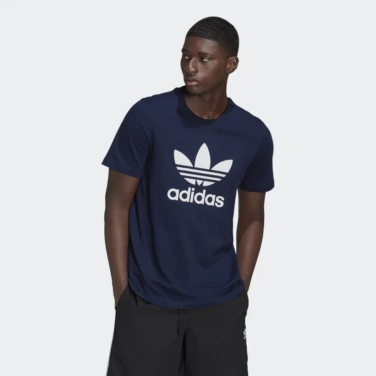 Adidas Adicolor Classics Trefoil Tee. 2