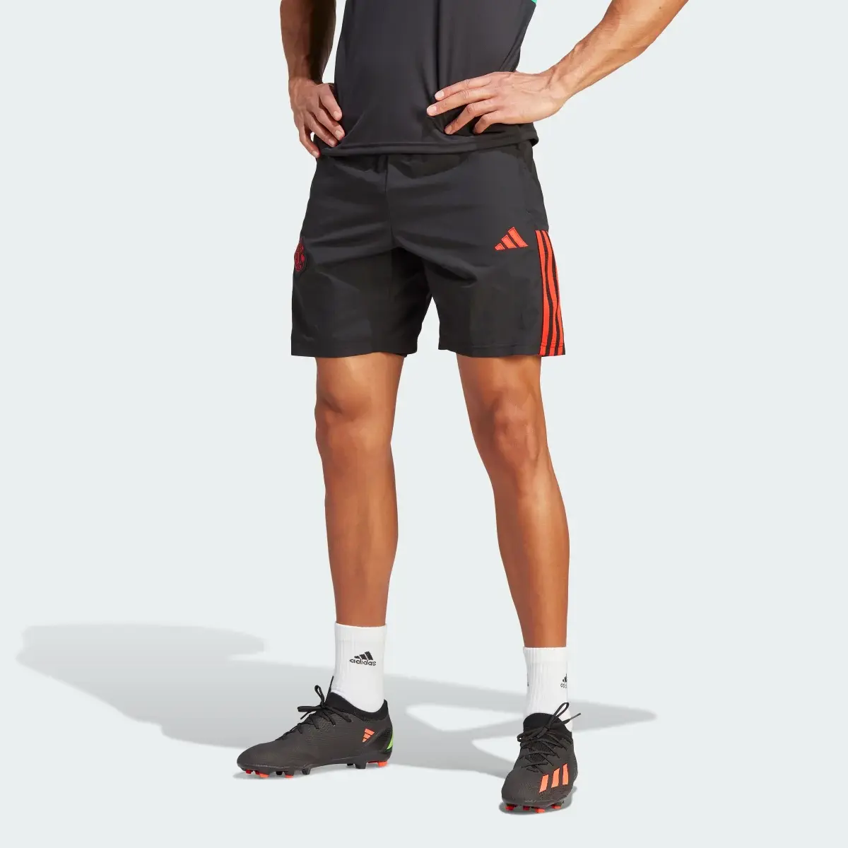 Adidas Short Manchester United Tiro 23 Downtime. 1