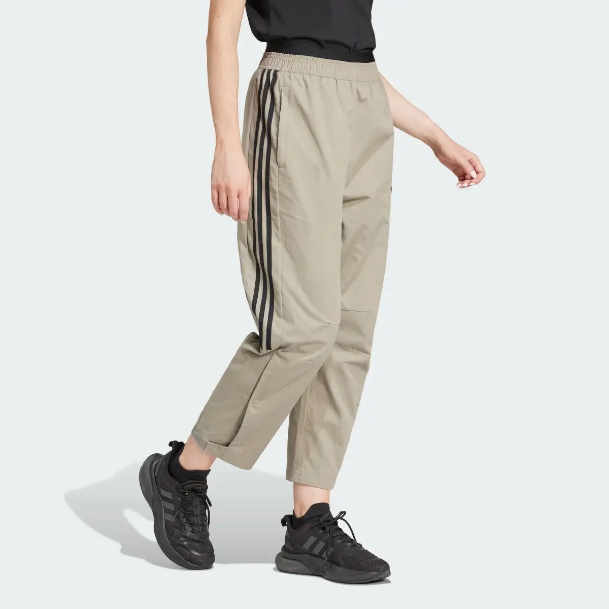 Adidas Tiro Woven Loose 7/8 Pants. 3