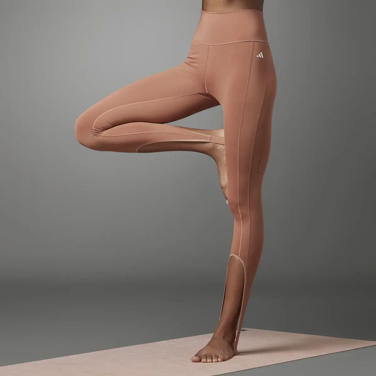 Adidas Legging de yoga pour le studio Collective Power. 1
