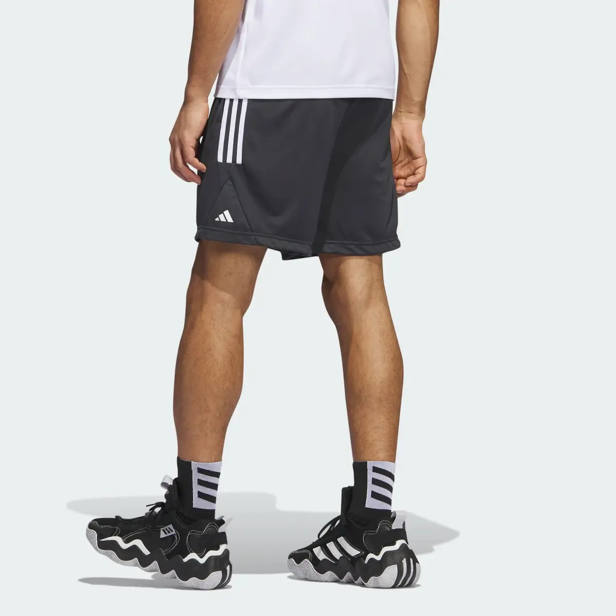 Adidas Shorts de Básquet Legends 3 Franjas. 2